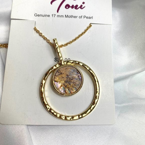 Toni Genuine Mother of Pearl Gold Long Necklace Round 17mm Pendant NWT - Picture 3 of 3